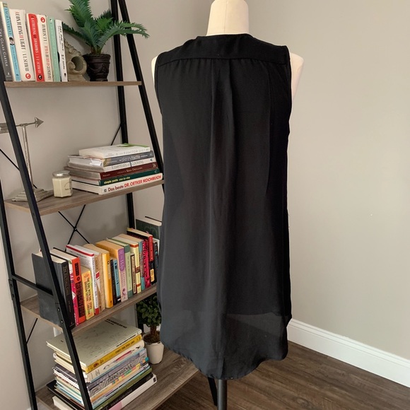 Black Woven Sleeveless Tunic - Picture 4 of 5